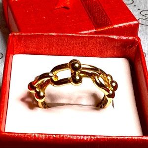 Hardware Ring 18k real solid Saudi Arabia Gold 750 ( Size 7 )